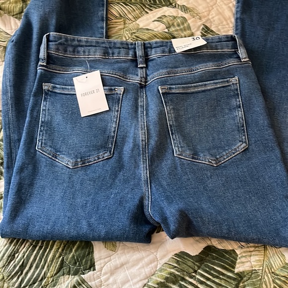 Forever 21 Flare Jeans NWT - Picture 3 of 5